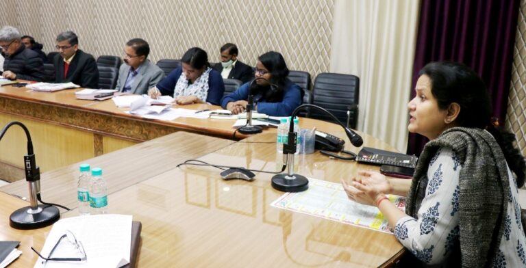 Etawah News: All the offices open after the decreasing risk of corona infection