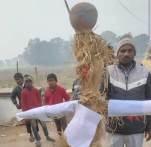 आजमगढ़ न्यूज :  बीजेपी से गठबंधन निषाद पार्टी के घोषित प्रत्याशी का पार्टी कार्यकर्ताओं ने फूंका पुतला
