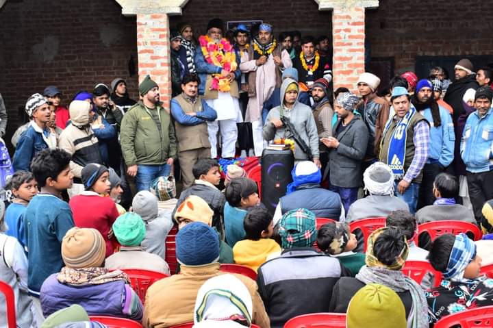 संभल न्यूज़: गांव और मोहल्लों में भ्रमण कर लोगों से वोट करने की अपील की