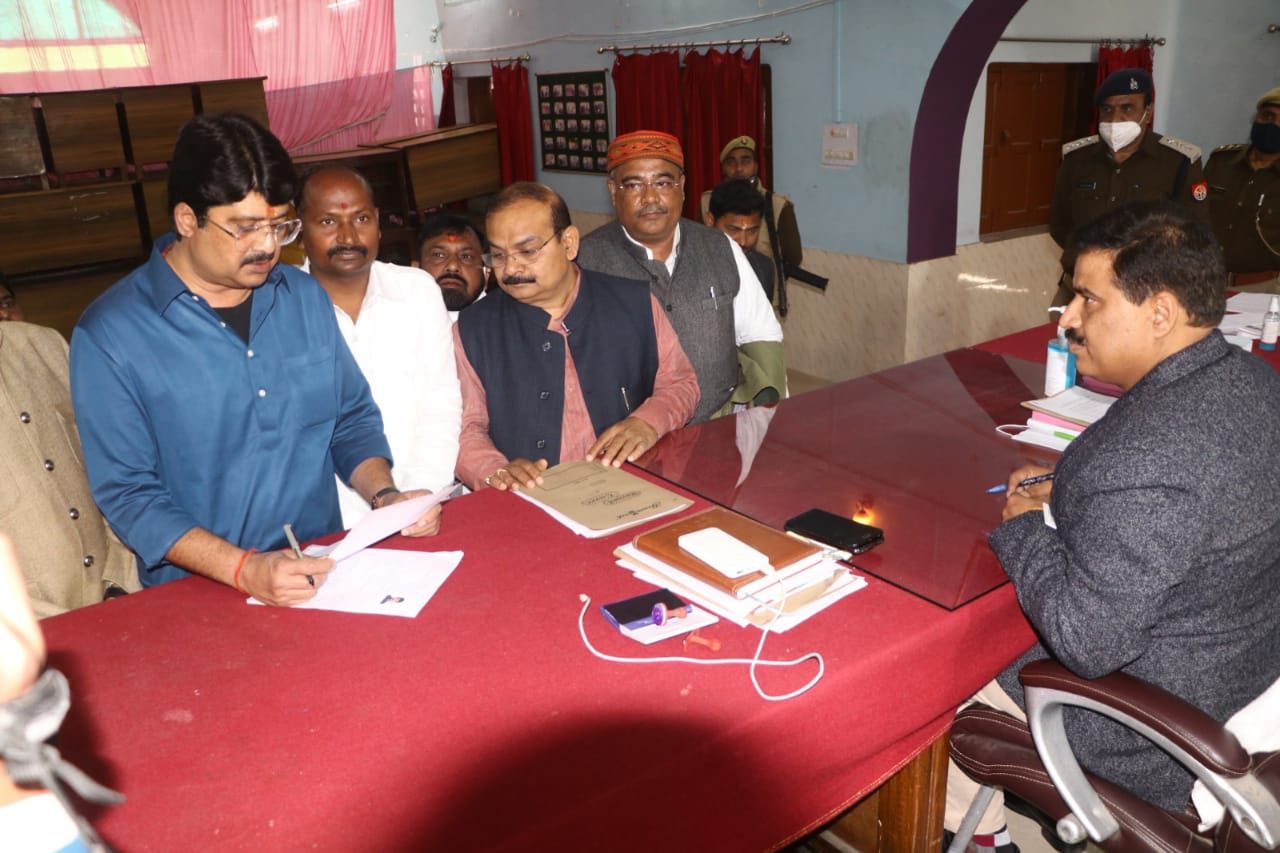 प्रतापगढ न्यूज :  में विधानसभा सामान्य निर्वाचन के लिये 12 प्रत्याशियों ने किया नामांकन