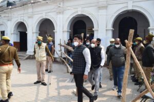 Prayagraj News :निर्वाचन के कार्यों में लापरवाही या शिथिलता कत्तई क्षम्य नहीं-जिला निर्वाचन अधिकारी