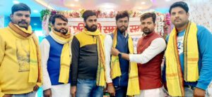 Bihar news:-लोकसभा प्रत्याशी अनिकेत रंजन ने सम्मानित करते हुए 3अप्रैल को महाबेरोजगार रैली की घोषणा की
