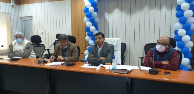 Bihar news आवास योजना में लापरवाही करने वाले अधिकारियों, कर्मियों के विरुद्ध होगी कड़ी कार्रवाई : जिलाधिकारी