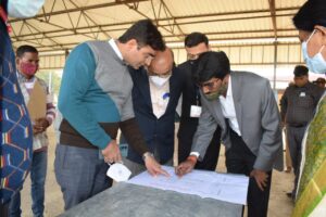 Prayagraj News :प्रेक्षकगणों एवं जिला निर्वाचन अधिकारी ने मतदान एवं मतगणना की तैयारियों का लिया जायजा