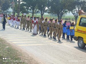 अम्बेडकर नगर न्यूज :  विद्यालय के छात्र छात्राओं ने मतदाता जागरूकता निकाली रैली किया लोगों को जागरूक