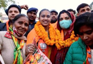 Meerut News: Wrestler Babita Phogat along with Anjali Tomar entered the field in the election campaign.