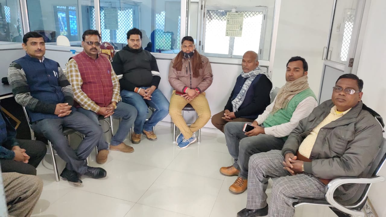 Etawah News: Managers Association warns of boycotting elections for non-opening of private schools