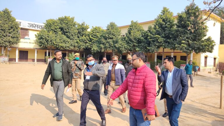 Etawah News: General observer inspects booth sites