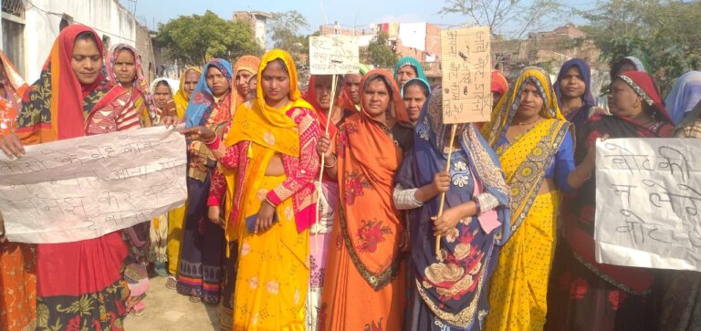 Etawah News: Women of the group took out voter awareness rally