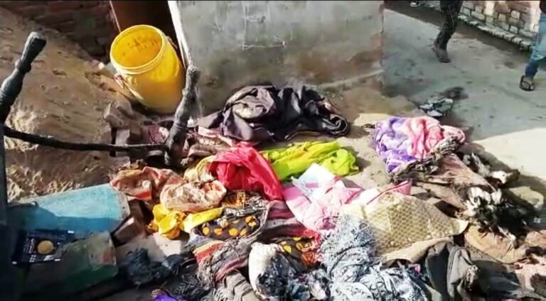 Etawah News: Fire breaks out in worker's house, household items burnt to ashes.
