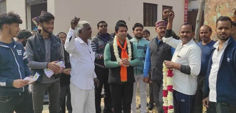 Meerut News: Independent candidate launched public relations campaign.