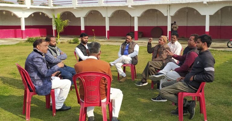 Etawah News: All the candidates put their strength in the election campaign