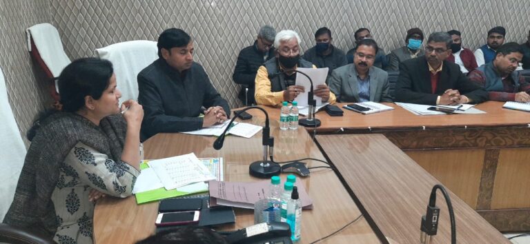 Etawah News: Destitute cows should be preserved till Wednesday: District Magistrate