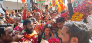 Etawah News: Mass of devotees of Ram came out in support of BJP candidate