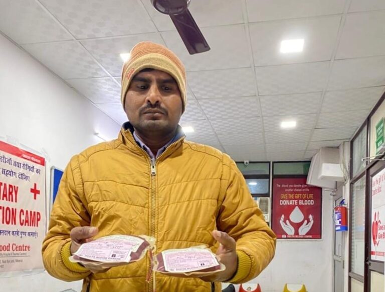 Meerut News: Saved the child's life by donating blood.