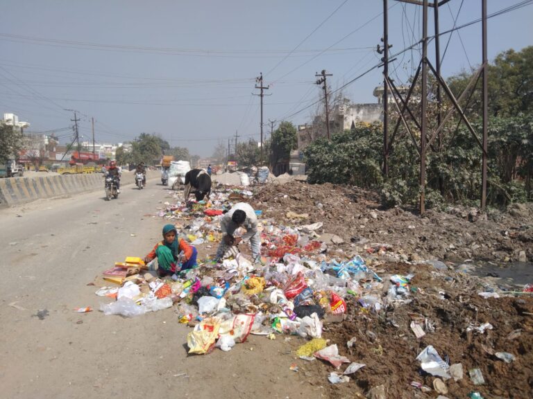 Meerut News: The dream of clean India was buried.