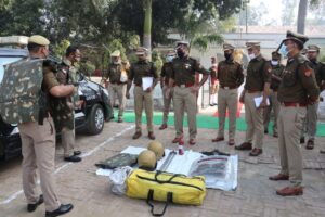 Meerut News: Parade inspection and meeting with police pensioners were held.