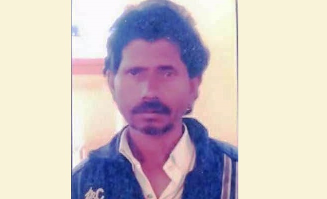 Etawah News: 50-year-old farmer dies after being hit by a train
