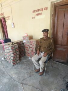 Bihar news लावारिस ट्रैक्टर ट्रेलर के साथ शराब की बड़ी खेप पुलिस ने किया बरामद