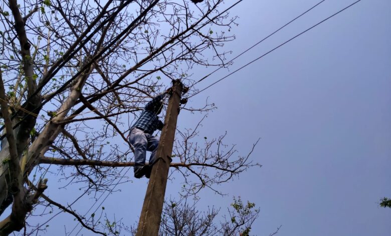 अम्बेडकर नगर न्यूज बिजली विभाग के कर्मचारियों द्वारा चेकिंग अभियान चलाया क्षेत्र वासियों में मचा हड़कंप