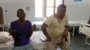 Agra News: खेत मे गाय चराने को लेकर दबंगों ने फौजी और परिवार को लाठी-डंडों से पीटकर किया लहूलुहान