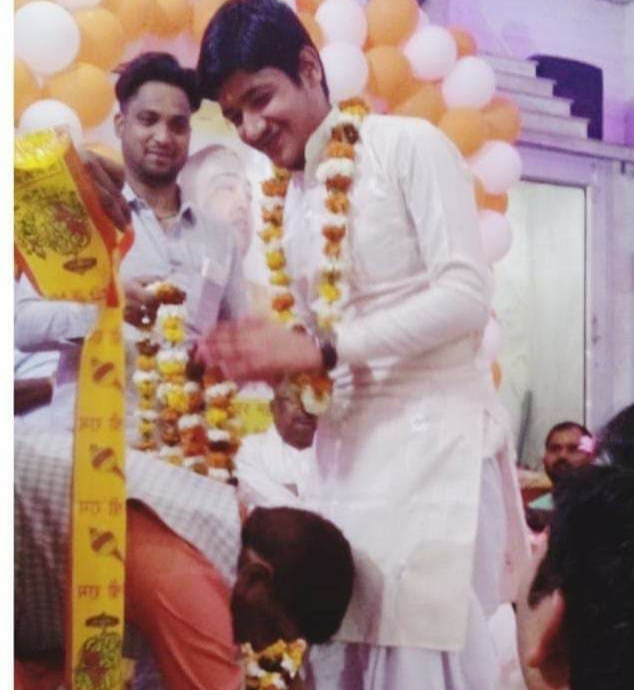 Agra News: श्रीमद् भागवत कथा के प्रवक्ता पुरोहित युगल का दिल्ली में हुआ सम्मान