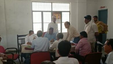 Agra News: पेपर लीक के बाद एडीएम ने किया अभिनव विद्यालय का निरीक्षण