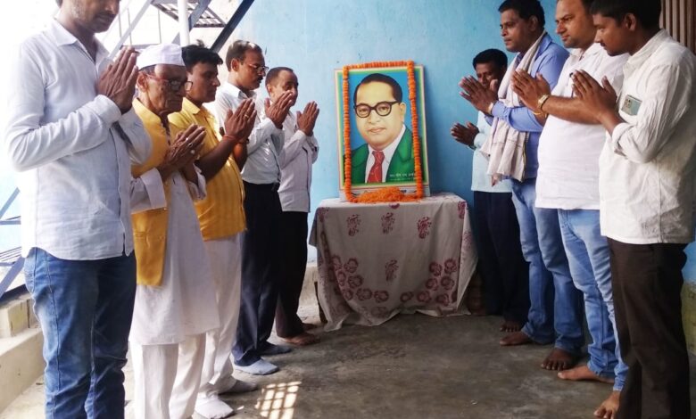 Bihar news-बिदुपुर प्रखंड मे जदयू कार्यालय मे बाबा भीमराव अंबेडकर की जयंती मनाई गई