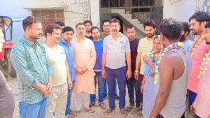 अम्बेडकर नगर न्यूज सामाजिक न्याय पखवाड़ा कार्यक्रम भाजपा पदाधिकारियों ने सफाई कर्मचारियों को किया सम्मानित