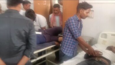 Agra News: दो बाइको की आमने-सामने भीषण भिड़ंत में पाँच लोग हुए घायल