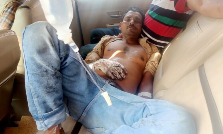 Agra News: विद्युत लाइन सही कर रहा लाइनमैन करंट के झटके से गिरा नीचे