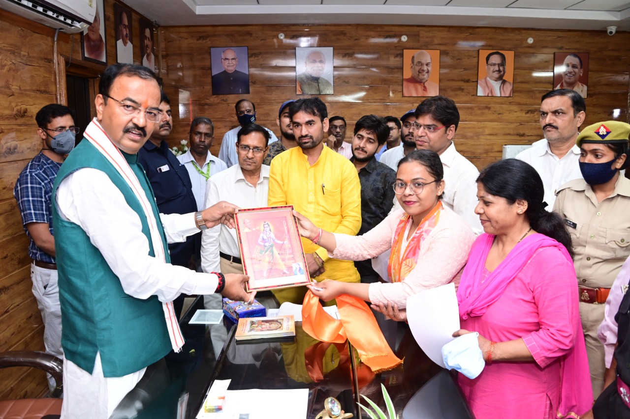 Meerut News: Rashtriya Gau Sewa Sangh made a courtesy call on the Deputy Chief Minister.