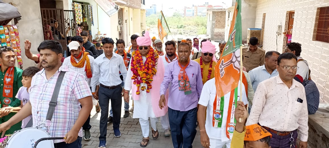 अल्पसंख्यक उत्तर प्रदेश आयोग के अध्यक्ष अशफाक सैफी के सहयोग से अल्पसंख्यक समाज में किया माइक्रो डोनेशन