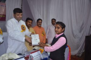 Prayagraj News : हंडिया पॉलिटेक्निक हंडिया में यूपी सरकार द्वारा संचालित डीजी शक्ति योजनांतर्गत फ्री टेबलेट का वितरण