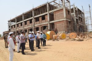 Prayagraj News: जिलाधिकारी ने अटल आवासीय विद्यालय बेलहट कोराॅव का किया स्थलीय निरीक्षण