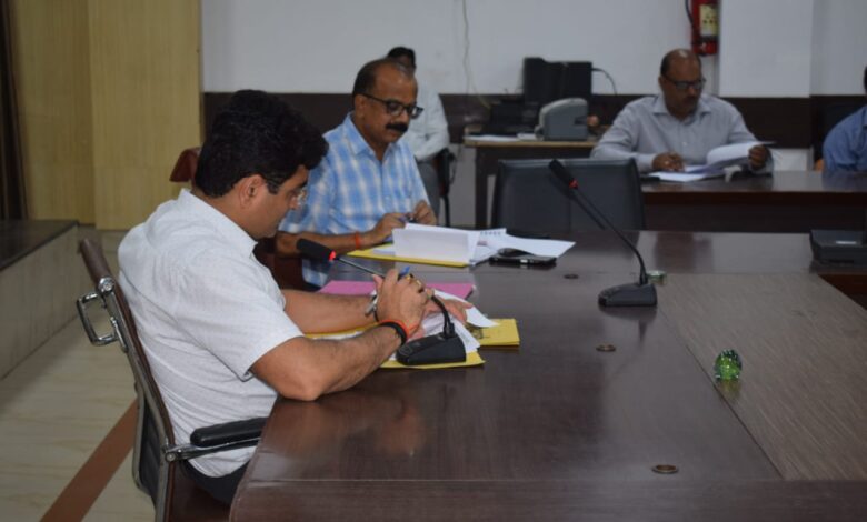 प्रयागराज न्यूज़ :जिलाधिकारी की अध्यक्षता में जिला सलाहकार समिति (पीसीपीएनडीटी) की बैठक सम्पन्न