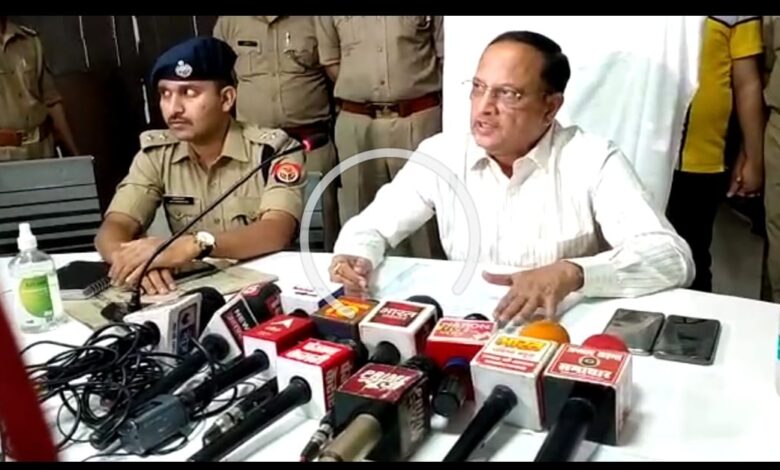 Agra Police arrested online bookie Ankush Mangal from Delhi police team