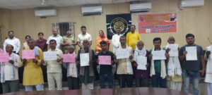 Prayagraj News :मा0 सांसद फूलपुर, मा0 विधायक कोरांव एवं जिलाधिकारी ने तहसील मेजा, कोरांव एवं बारा के लाभार्थिंयों को घरौनी का किया वितरण