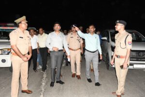 Prayagraj News : मण्डलायुक्त, आईजी, जिलाधिकारी एवं वरिष्ठ पुलिस अधीक्षक ने कावड़ यात्रा के मार्गों का निरीक्षण कर व्यवस्थाओं का लिया जायजा, दिए आवश्यक दिशा-निर्देश