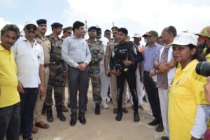 Prayagraj News :आपदा प्रबंधन प्राधिकरण द्वारा बाढ़ से बचाव एवं राहत कार्य को लेकर आयोजित की गयी माॅक एक्सरसाइज