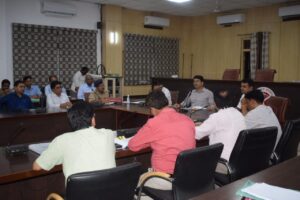Prayagraj News :जिलाधिकारी की अध्यक्षता में जिला स्वच्छता समिति की बैठक सम्पन्न