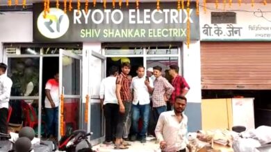 पेट्रोल की परेशानी को खत्म करने के लिए इलेक्ट्रिक स्कूटर मॉडल लॉन्च किया गया