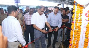 आगरा छावनी स्टेशन पर बोतल प्लास्टिक पर अंकुश लगाने के लिए बोतल क्रशिंग एवं री-साईकिल मशीन लगाई