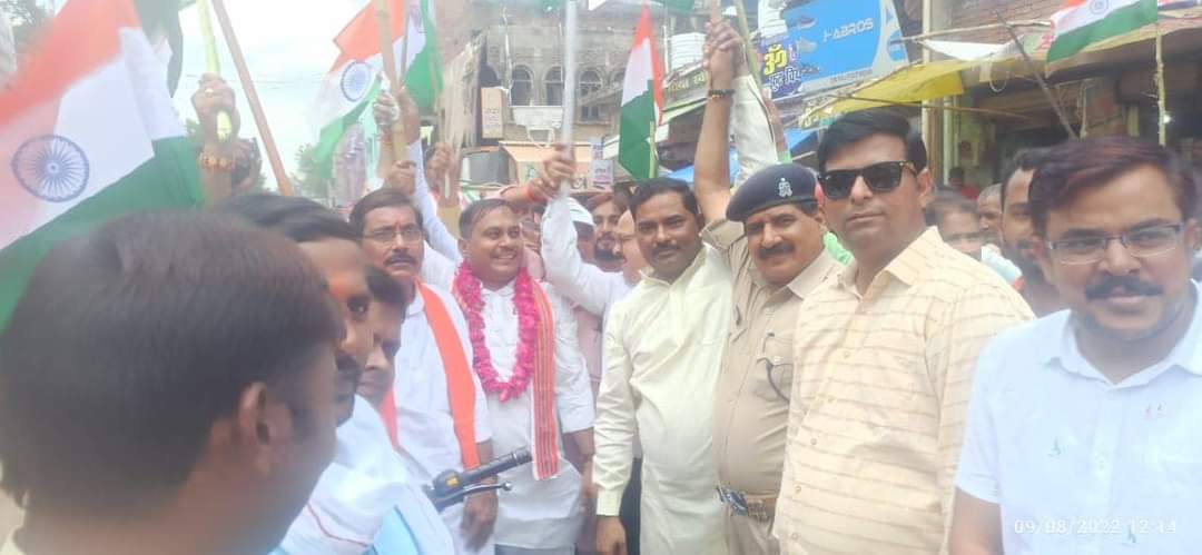 Etawah News: BJP takes out tricolor bike rally