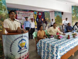 Prayagraj News :जिलाधिकारी/जिला निर्वाचन अधिकारी ने मतदाता सूची में शामिल मतदाताओं से स्वैच्छिक रूप से आधार नम्बर एकत्रीकरण किए जाने वाले कार्यक्रम का किया शुभारम्भ