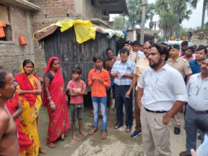 Bihar news-जिलाधिकारी ने लिया धान के रोपनी का स्थलीय जायजा