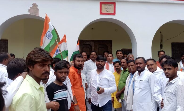 Etawah News: BJP workers took out Amrit Mahotsav Tricolor Yatra