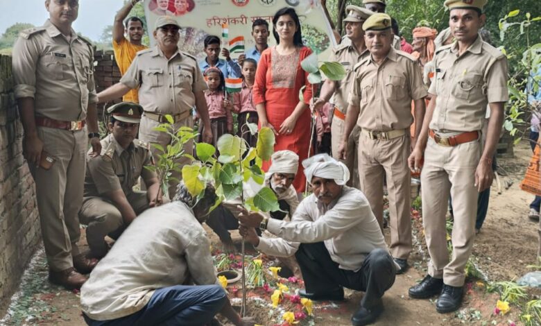 Agra News: हरीशंकरी सप्ताह: चौथे दिन भी रोपे गए पौधे