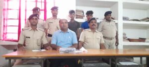 Bihar news अपराध को अंजाम देने की योजना बनाते दो अपराधी पुलिस के चढ़े हत्थे