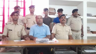 Bihar news अपराध को अंजाम देने की योजना बनाते दो अपराधी पुलिस के चढ़े हत्थे